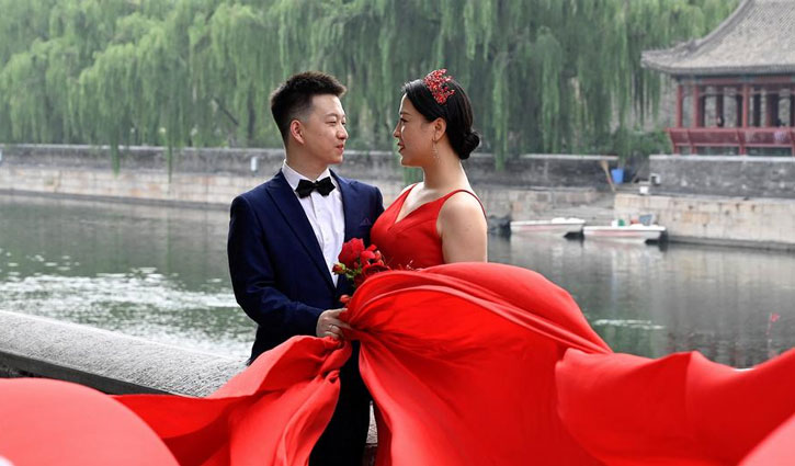3 Reasons Chinese Youth Hesitate to Marry, from Economic Crisis to Fear of Parenthood